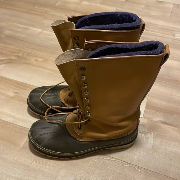 Sorel Boots - Picture 1 of 6
